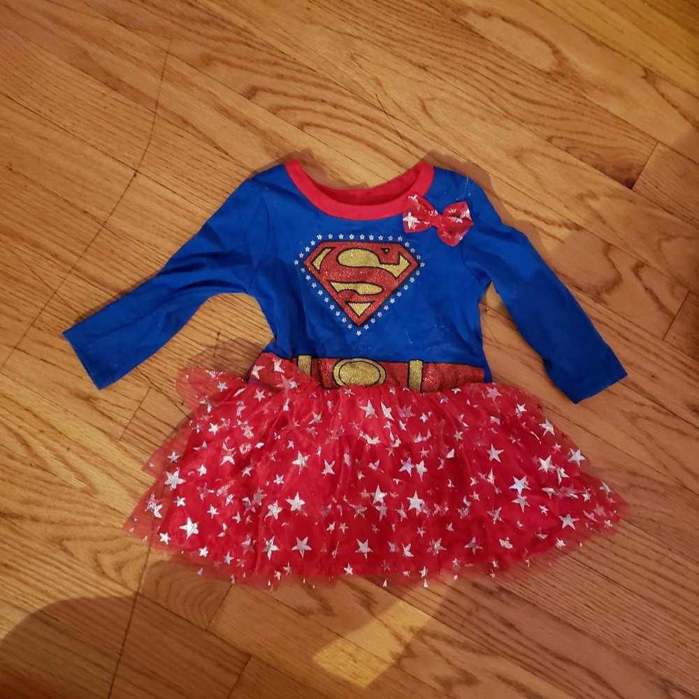 EUC Supergirl costume w cape
